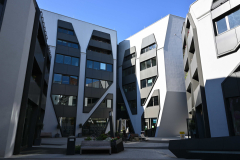 Bau2